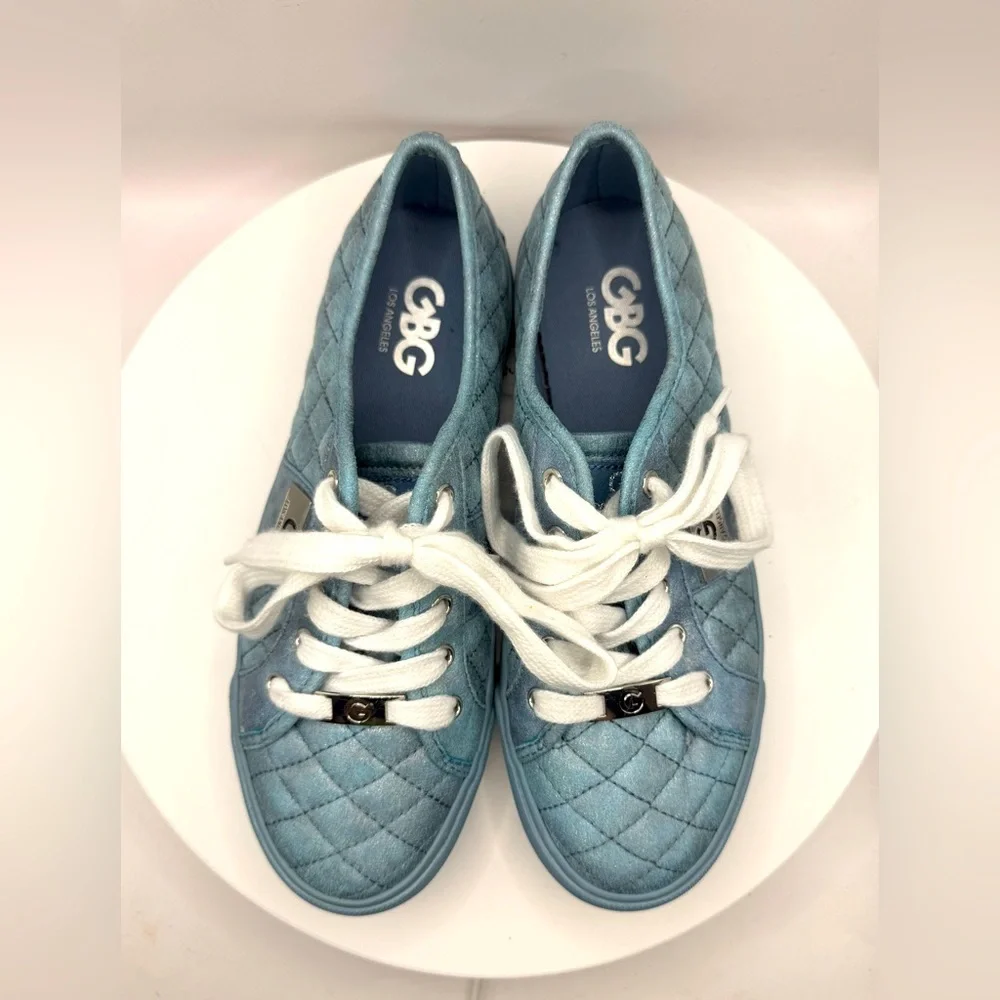 GBG Los Angeles Women’s Quilted Sneakers Size 7.5 Blue Metallic‎ Casual Shoes